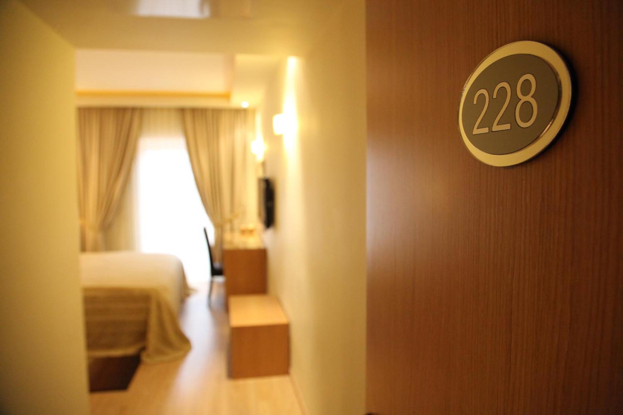 Pantelidis Hotel & Spa Птолемайда Екстериор снимка